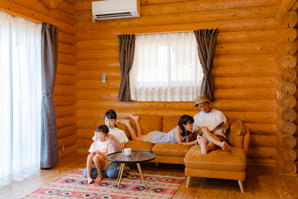 家族みんなでリラックスタイム※ソファなどの家具はお部屋によって異なります。